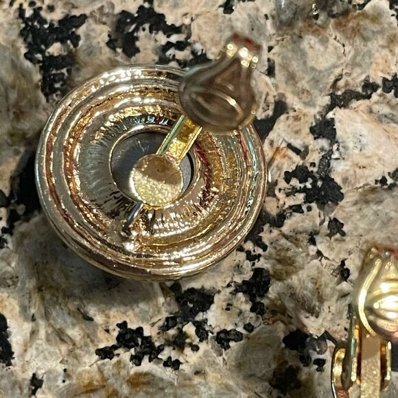 Gold Tone Crystal Round Vintage Clip On Earrings Stunning! - Picture 13 of 15